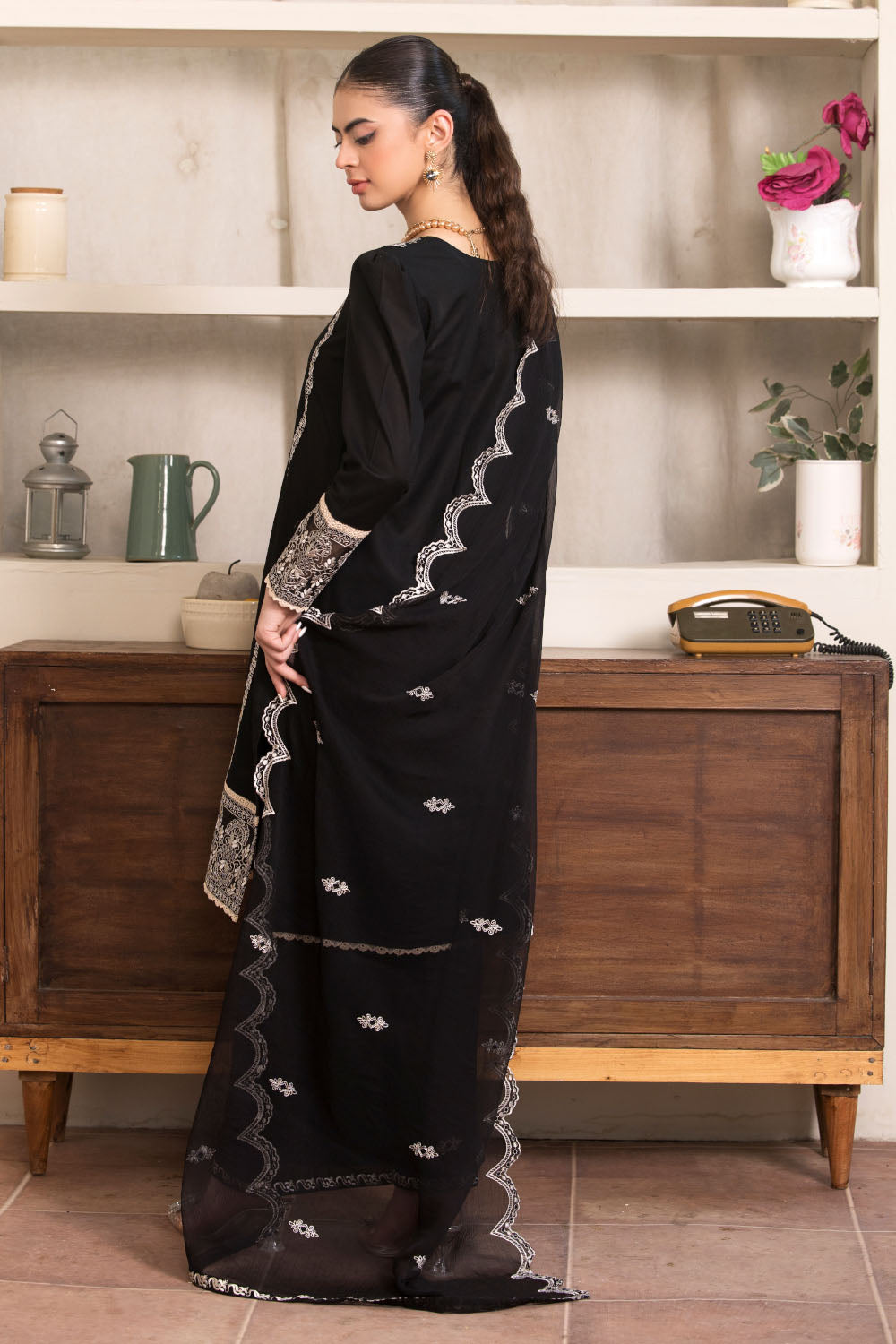 Embroidered Cotton Lawn Suite - 2750