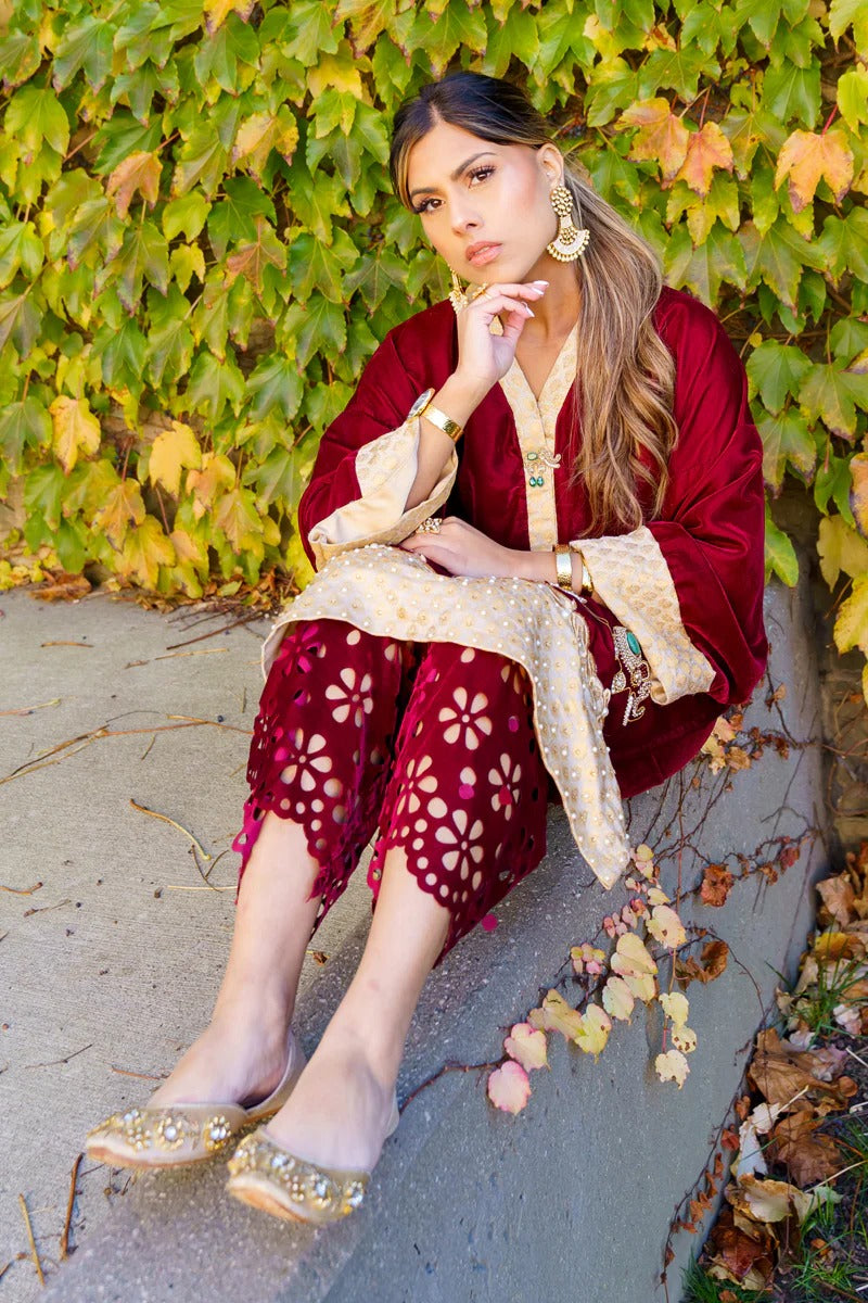 Hathi Barat-Maroon